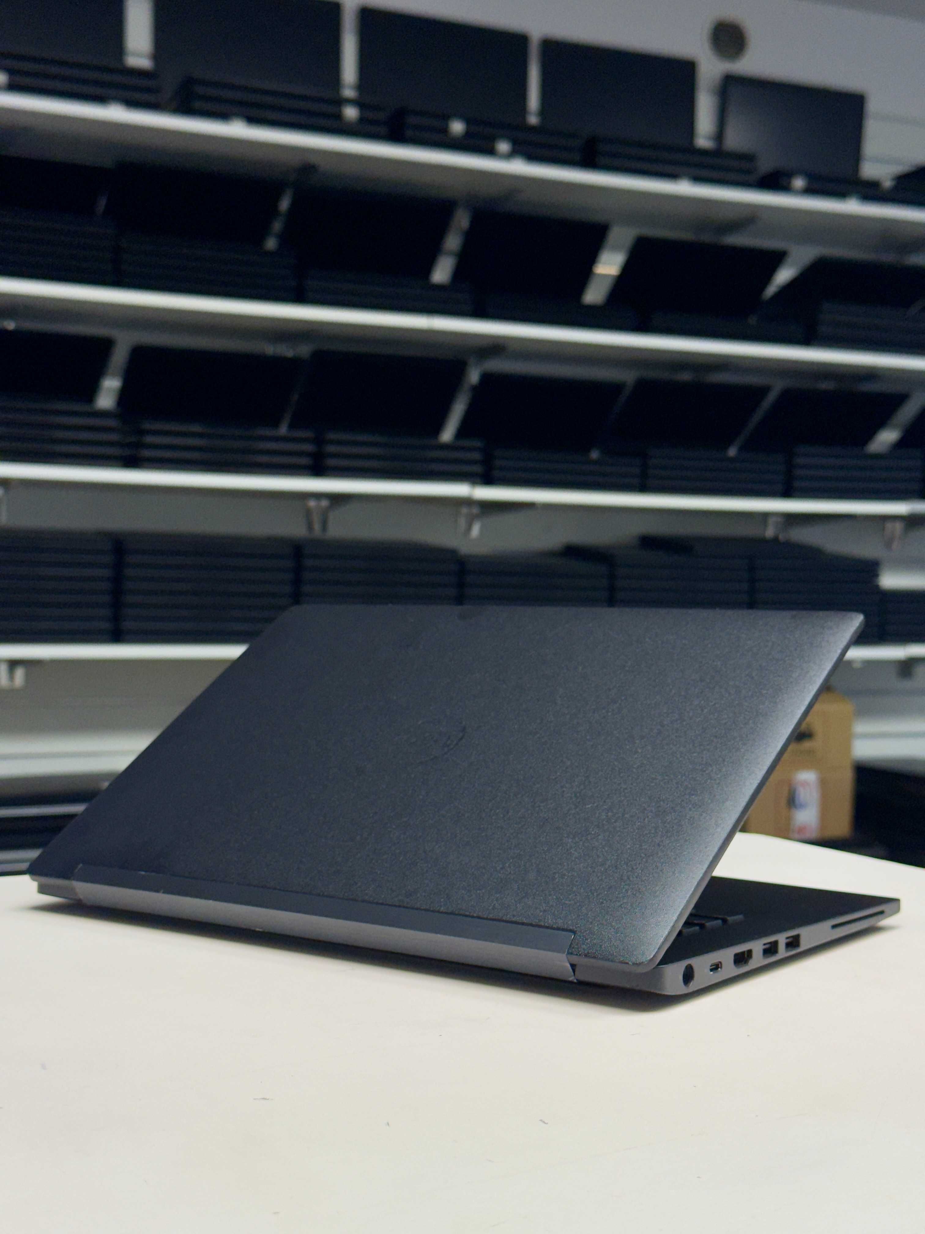 Laptop Biznesowy Dell Latitude 14" 7490 | i5-16GB RAM 256GB SSD | FHD