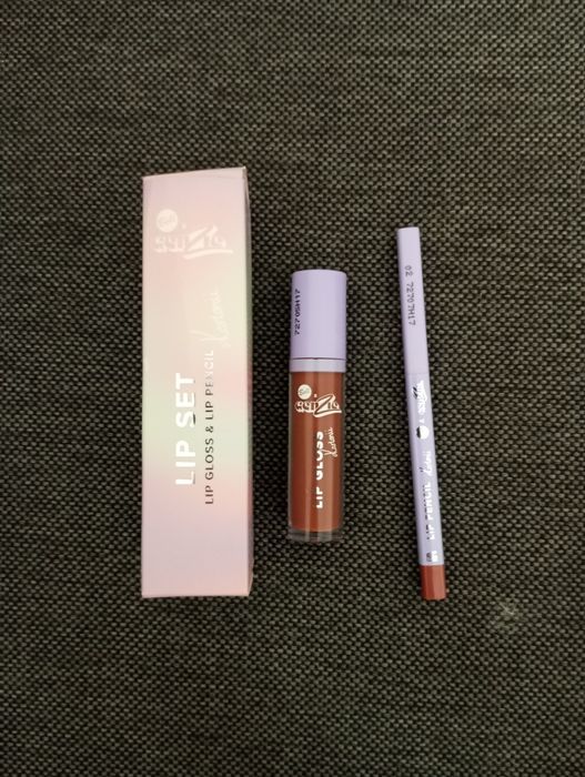 Lip set kartonii genzie odcień 02 Chocolate Cake