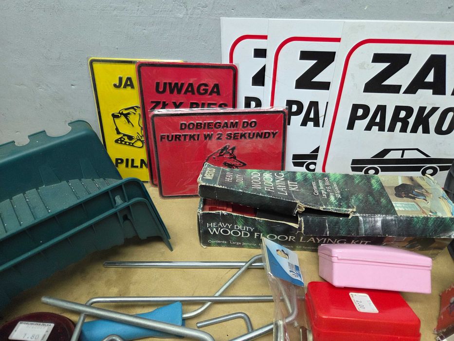 Zestaw dodatków i różnych rzeczy do domu.