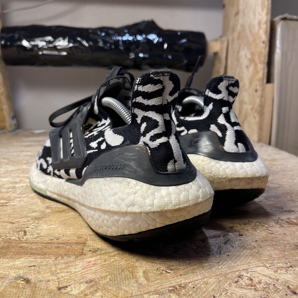 Чоловічі кросівки Adidas Ultraboost 22 Zebra GX8300