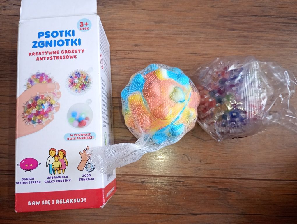 Dwie piłki psotki zgniotki