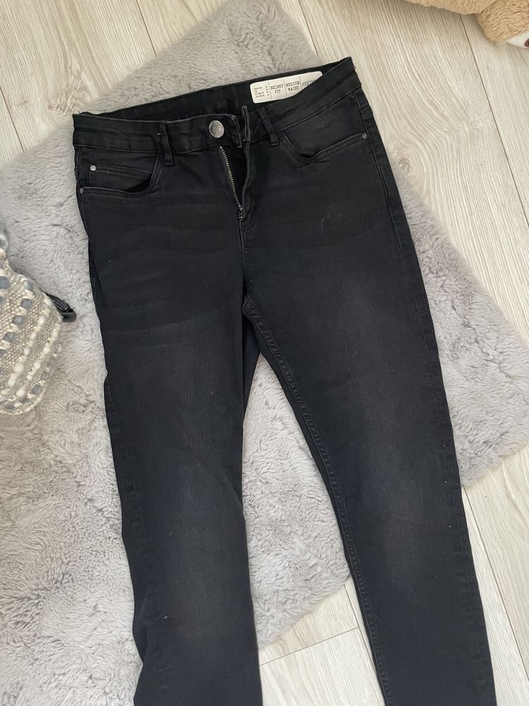 Jak nowe czarne klasyczne jeansy skinny fit