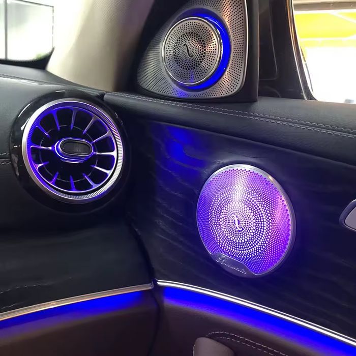 Дефлектори воздуховоди уголки 3D Burmester динаміки стеки mercedes