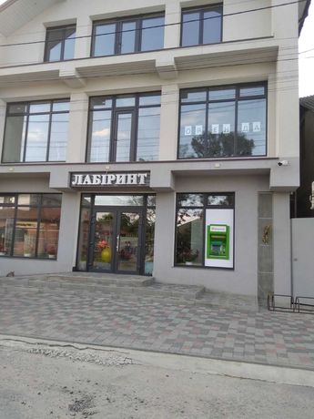Здається в оренду комерційне приміщення в смт Перегінське.