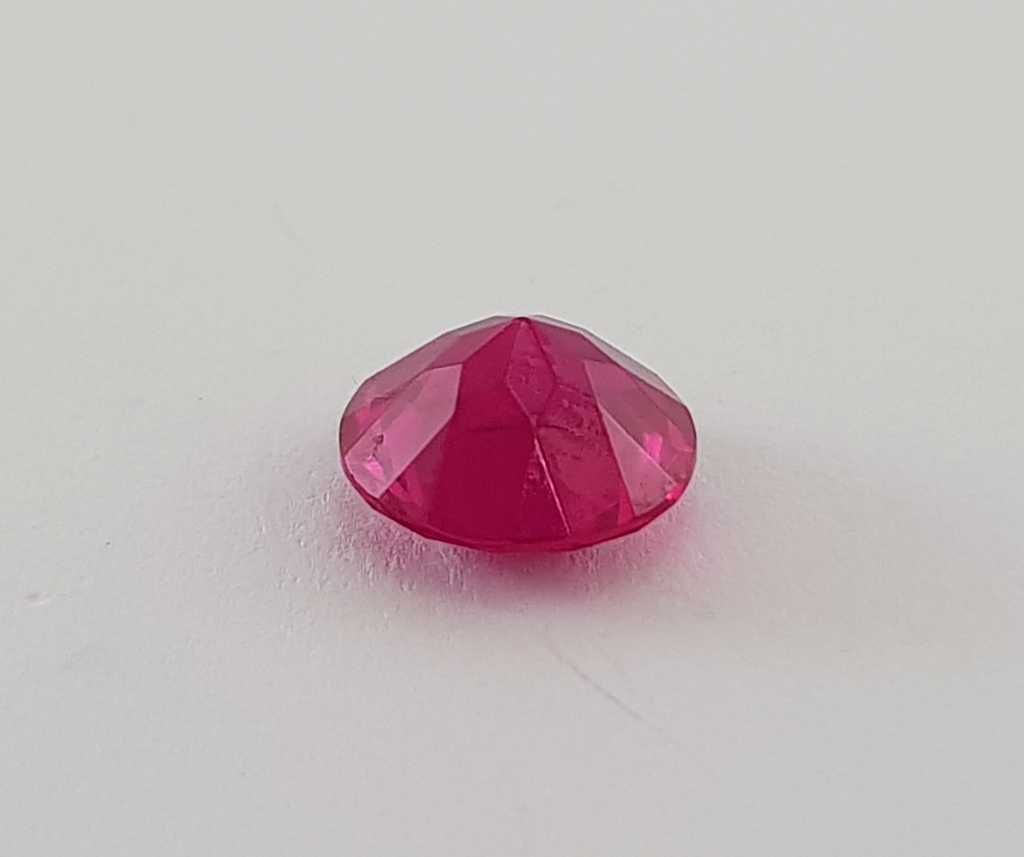 Syntetyczny Rubin 6,1 ct