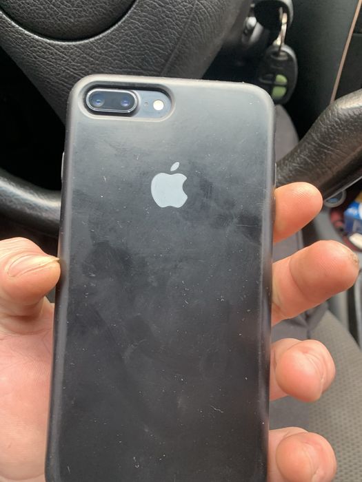 Продам айфон 7+ на 128