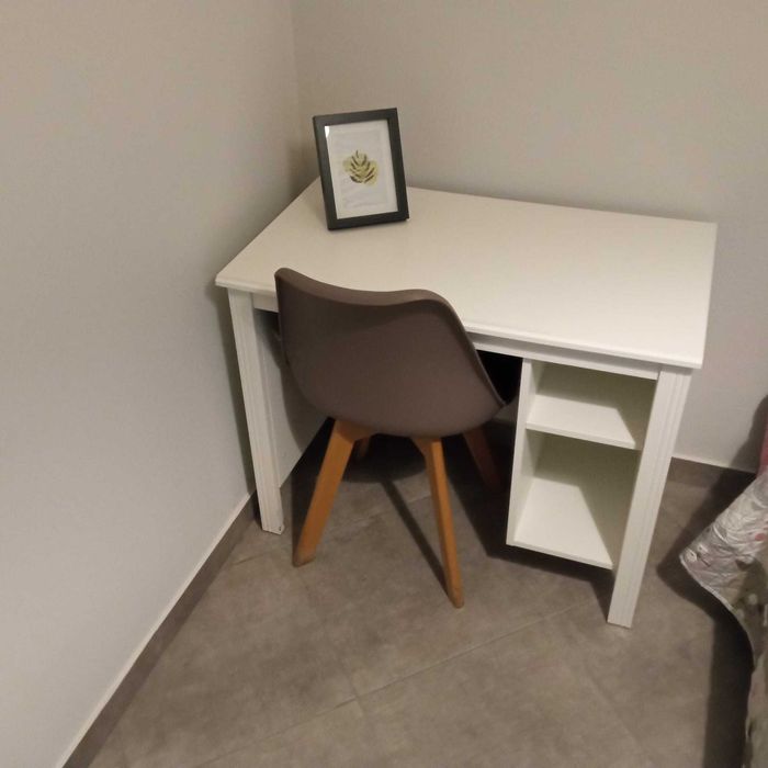 Quarto aluga-se - Camarate