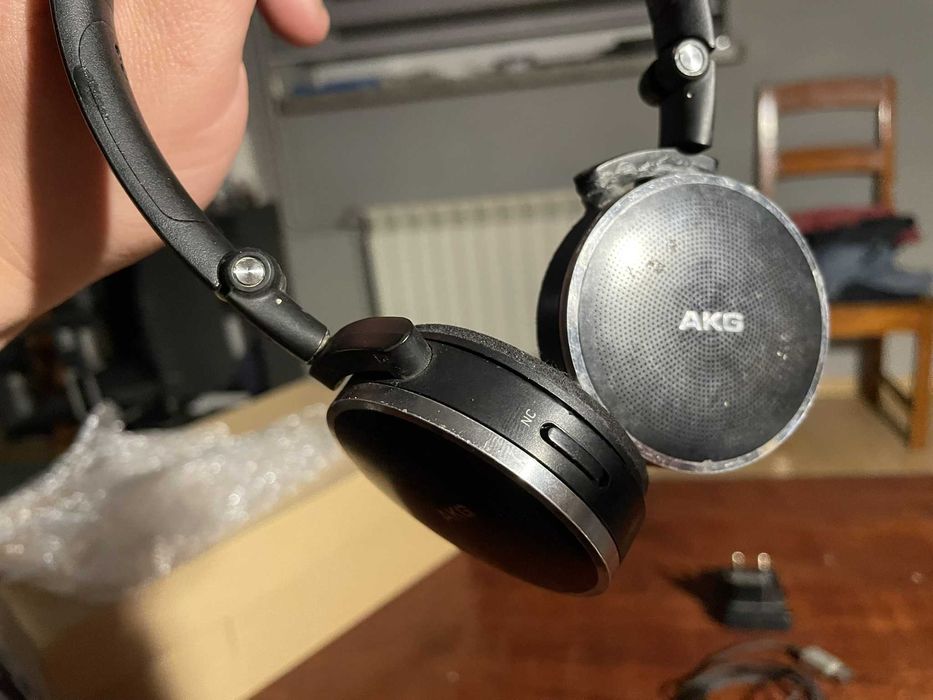 Słuchawki AKG na części (K518 DJ, K618DJ, K495 NC)
