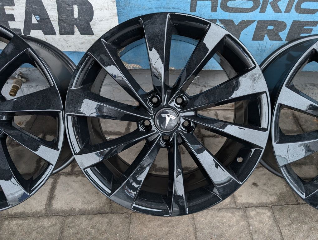 Титанові оригінальні диски Tesla 5*120 R19 ET - 35