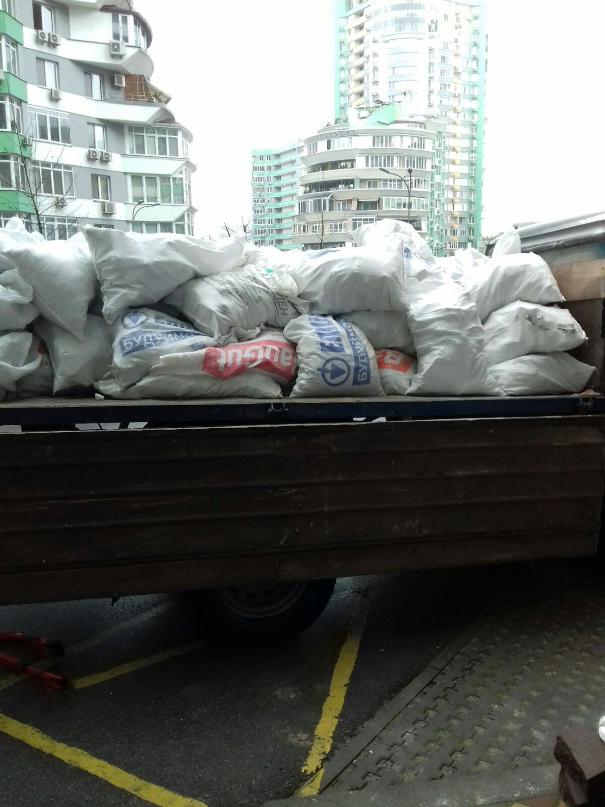 Вывоз строительного мусора Камаз Зил газель Наличие спец техники