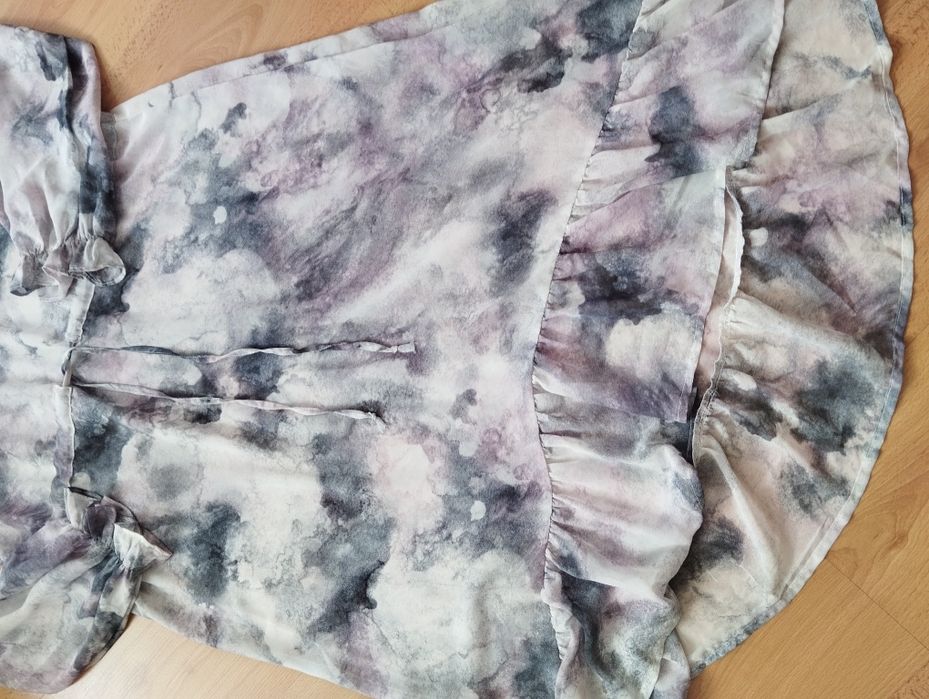 Śliczna letnia sukienkę firmy VRS w rozmiarze L.