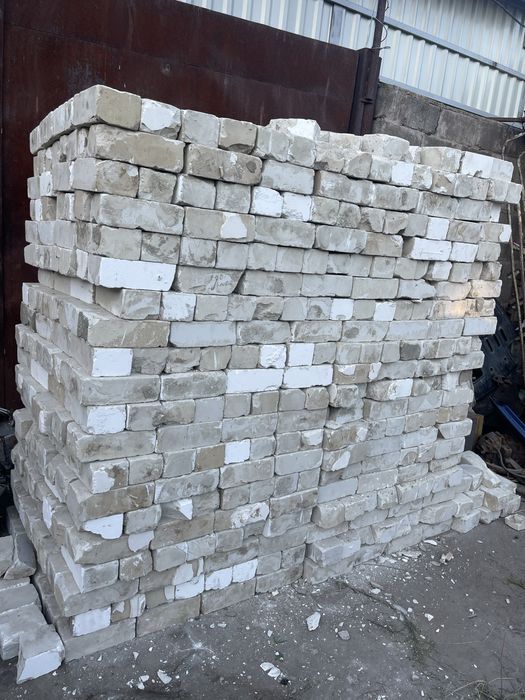 Продам белый кирпич