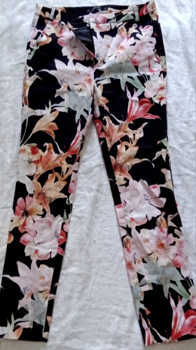 Брюки женские   Zara,Mango,H&M и шерстяные р.48  нов