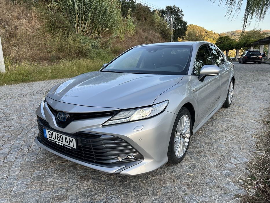 Toyota Camry 2.5 Hybrid Luxury