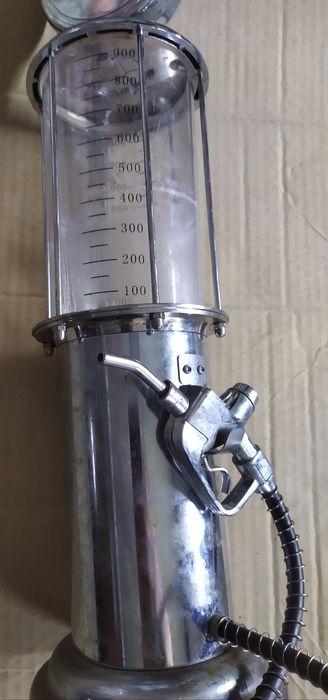 Сувенірна автозаправна станція для пива напоїв