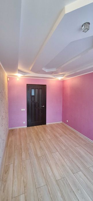 Продам 3-кімнатну квартиру в Шептицькому!