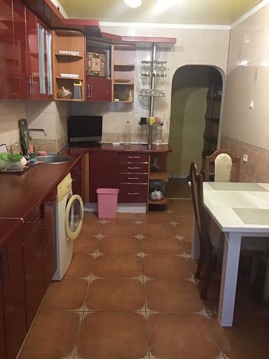 Сдам комнату для девушки на Бочарова/ Добровольского