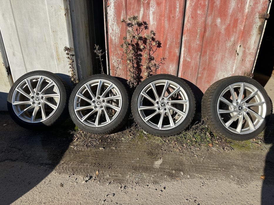 Продам комплект шини 245/40/19 зимові та диски Mercedes R19
