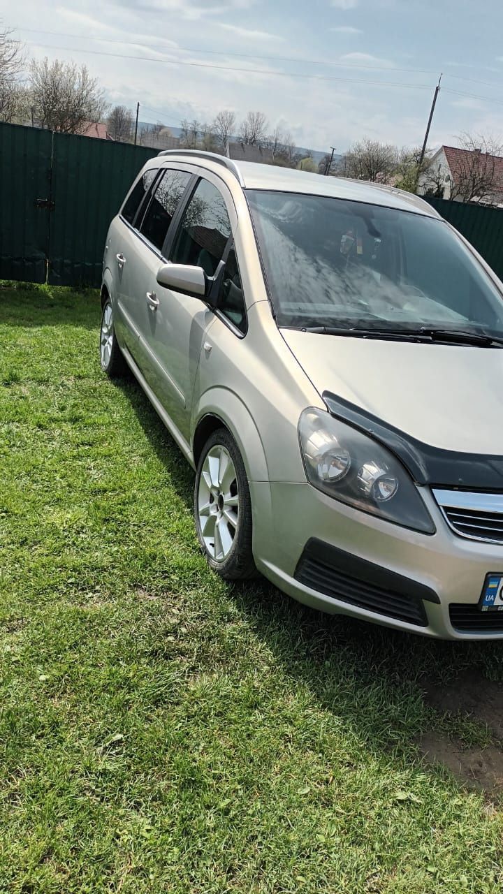 Продаж авто Opel Zafira