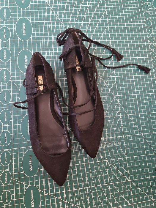 Туфлі Guess оригінал з шнурівкою 37 р.