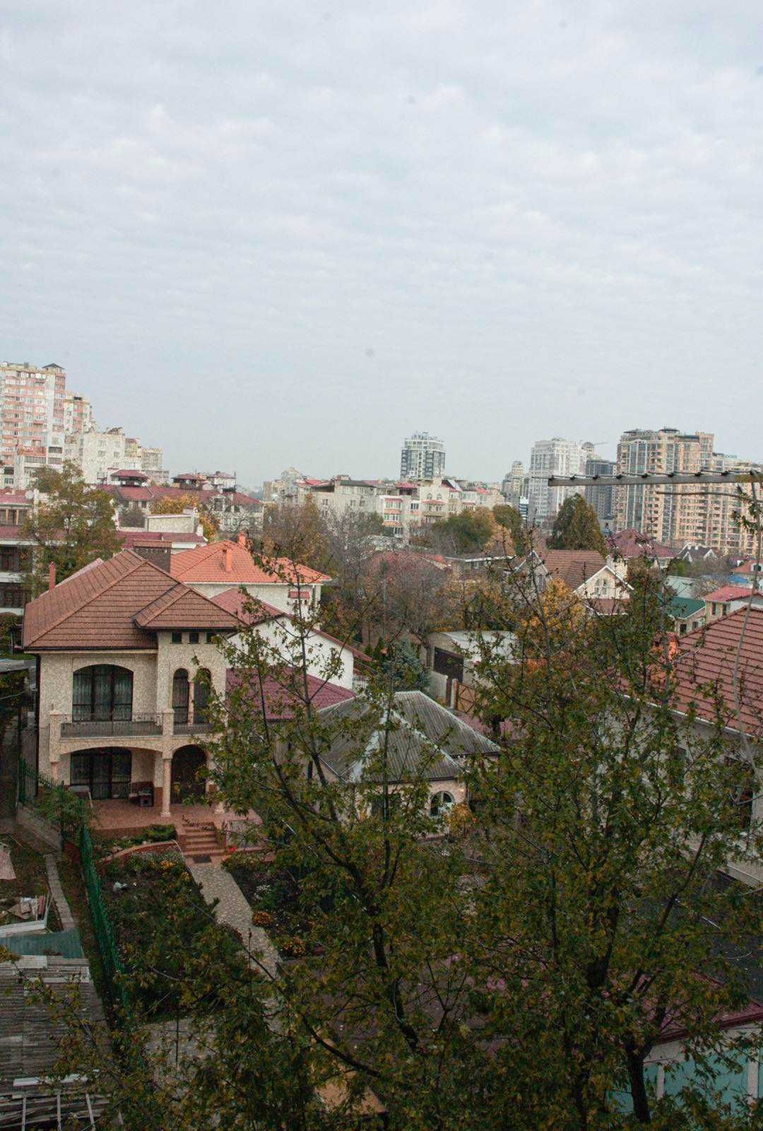 Продам 4-х комн. у моря. Аркадия. Клубничный переулок.  Паркинг.