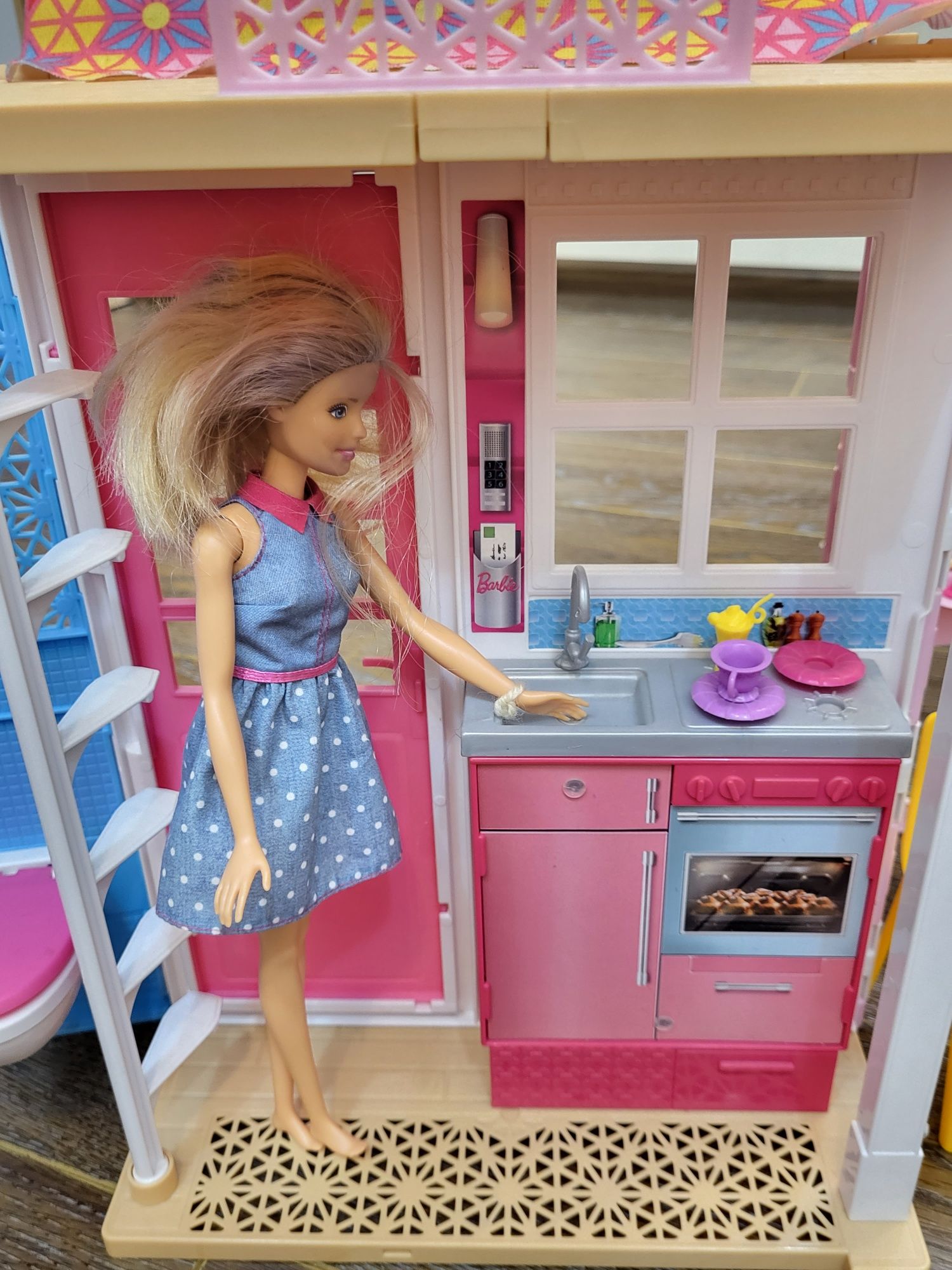 Портативний будинок Барбі Barbie з лялькою та Кеном