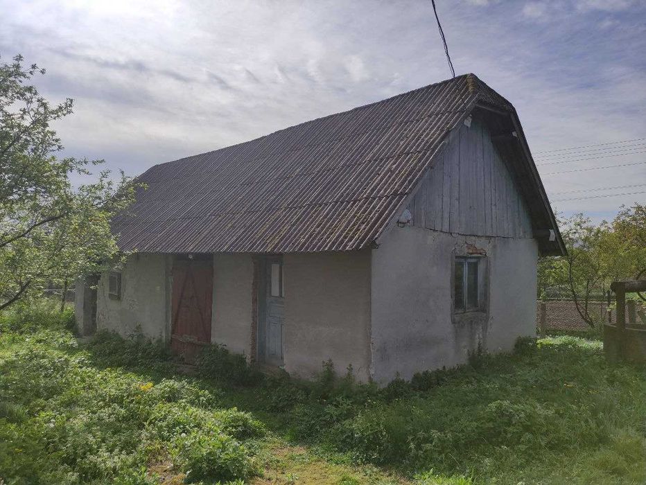 Продається одноповерховий будинок, жилий стан, біля Івано-Франківська.