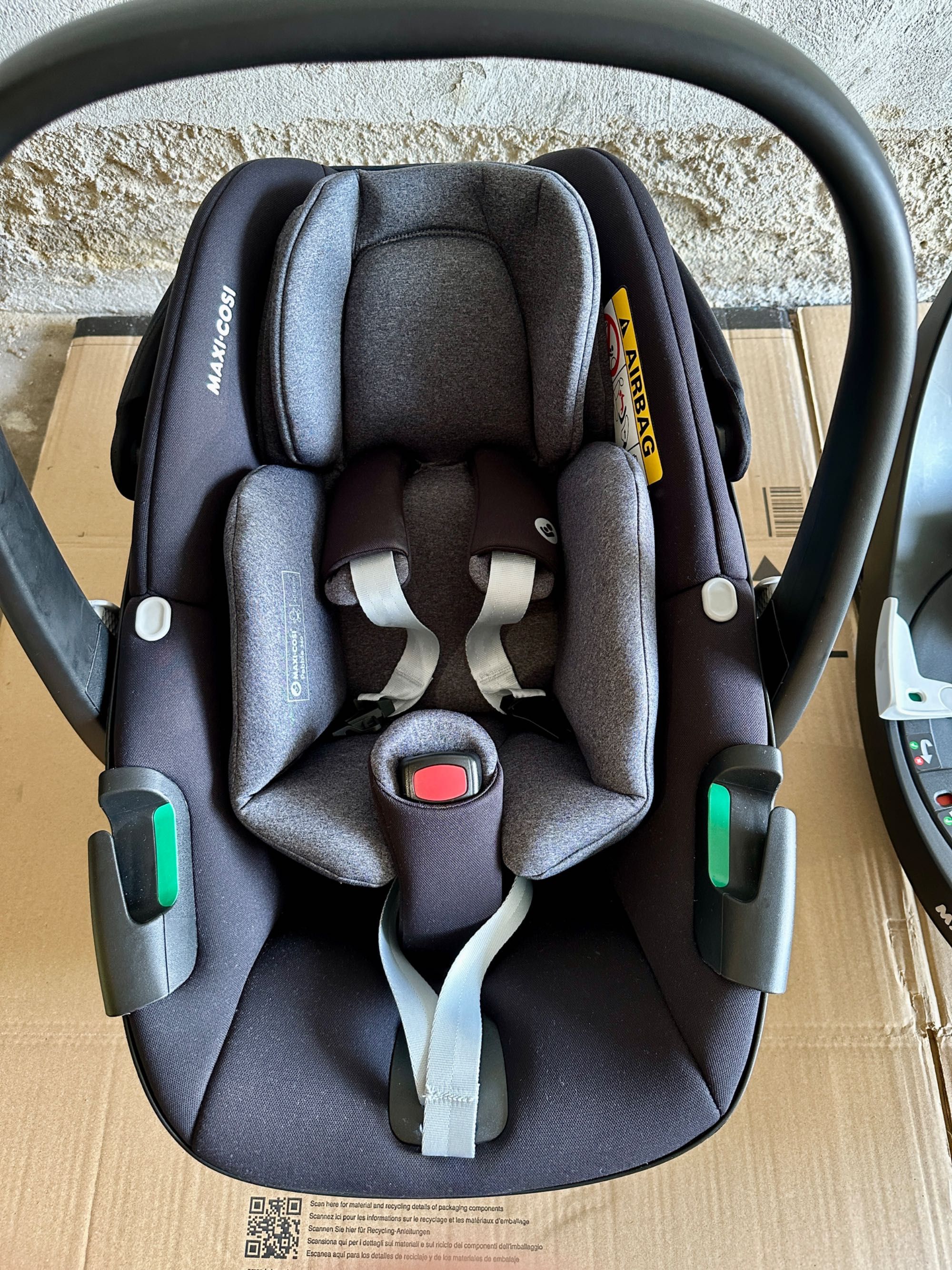 Fotelik samochodowy Maxi-Cosi Pebble 360 + baza FamilyFix 360