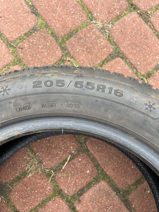 Dwie opony Dunlop 205/55/16