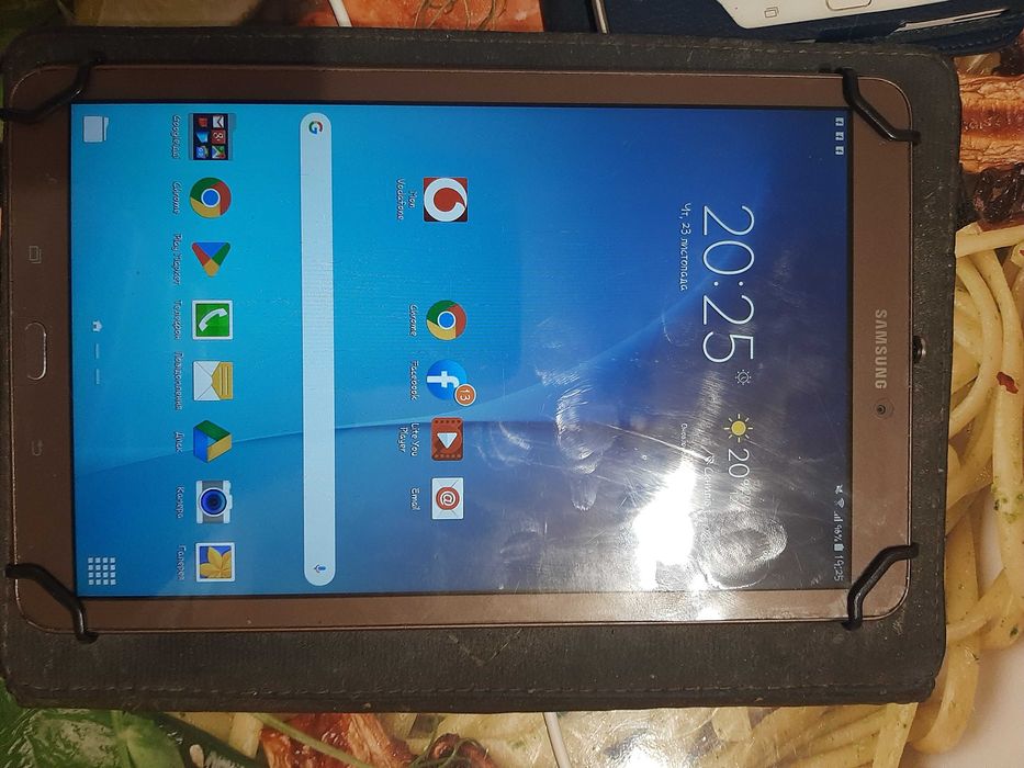 Планшет samsung TAB sm-t561