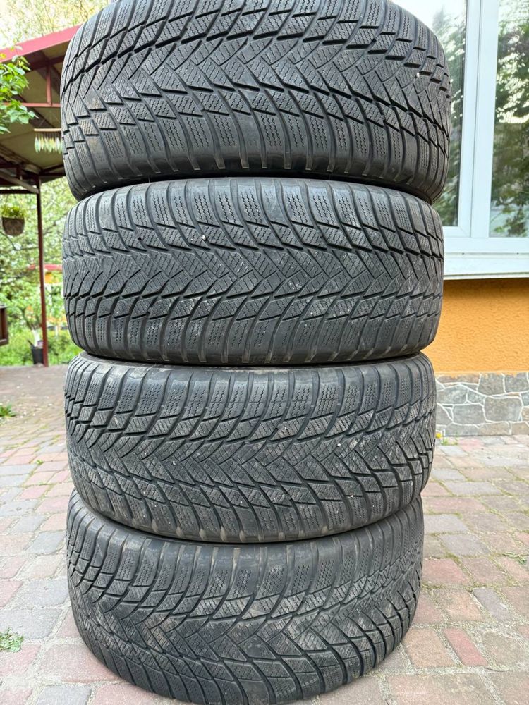 Шини Bridgestone Blizzak 255/50 R20 2020рік
