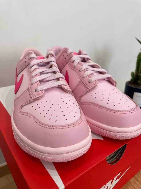 Nike Dunk Low Triple Pink (GS) 38