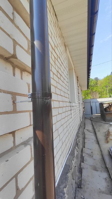 Продаж будинку в ближньому пригороді. Торг.