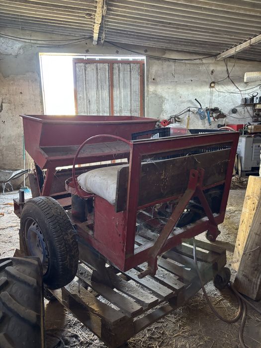 Maquina para semear batata
