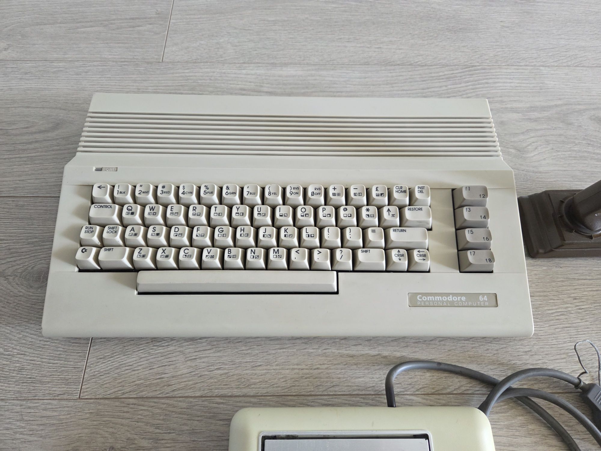 Komputer Commodore 64 magnetofon  joystick