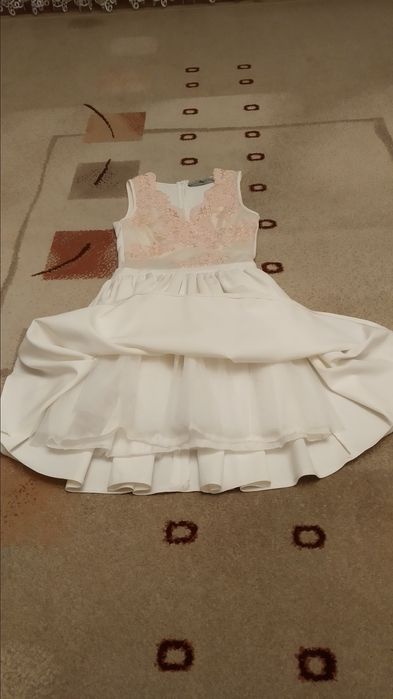 Sukienka z koronką rozm. 34