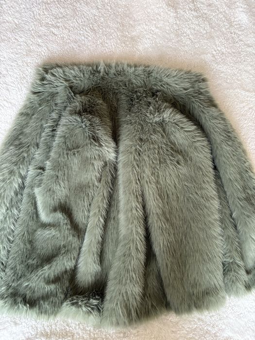 Шубка. Дуже легка і мякенька. Розмір L
