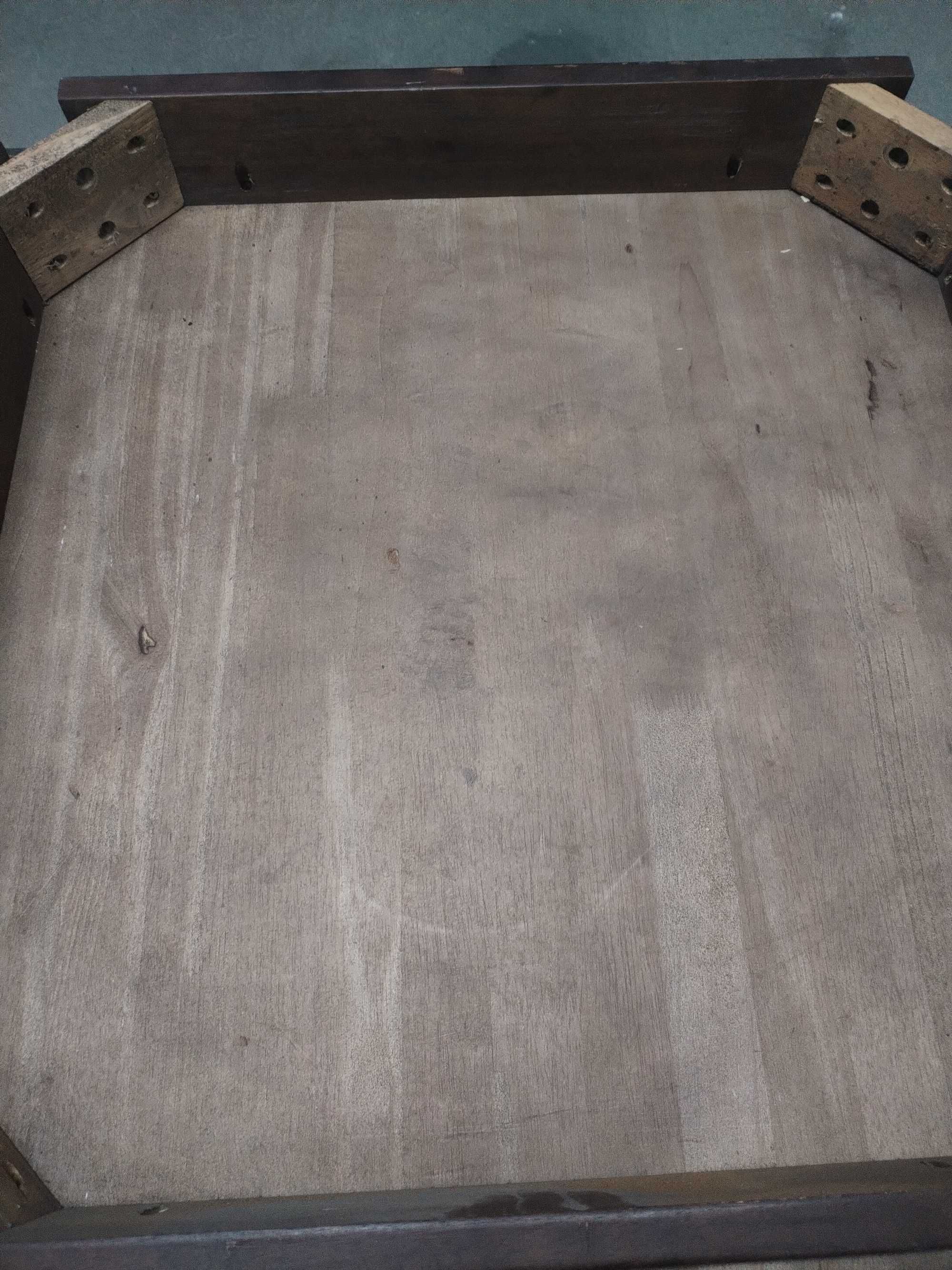 Mesa Rustica Para Varias Aplicações