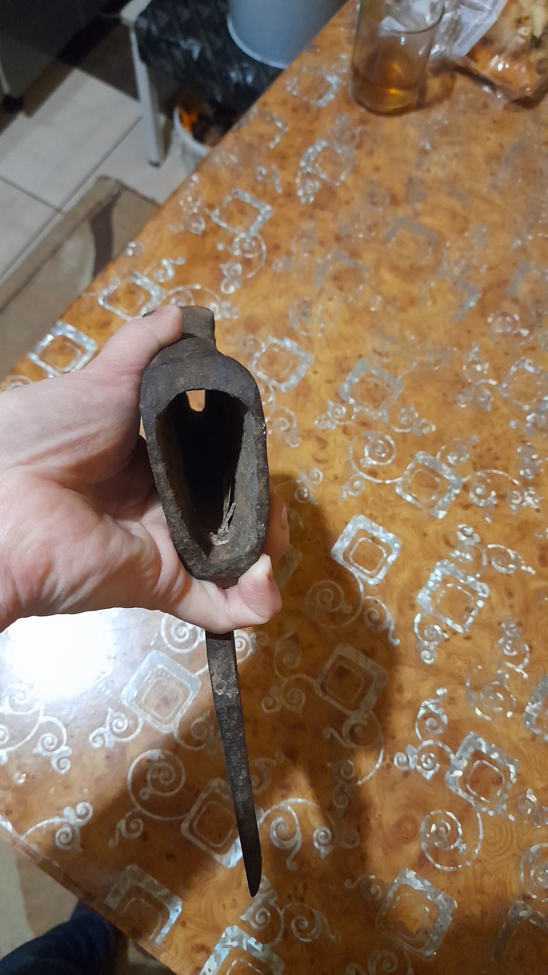 Топор потес сокира