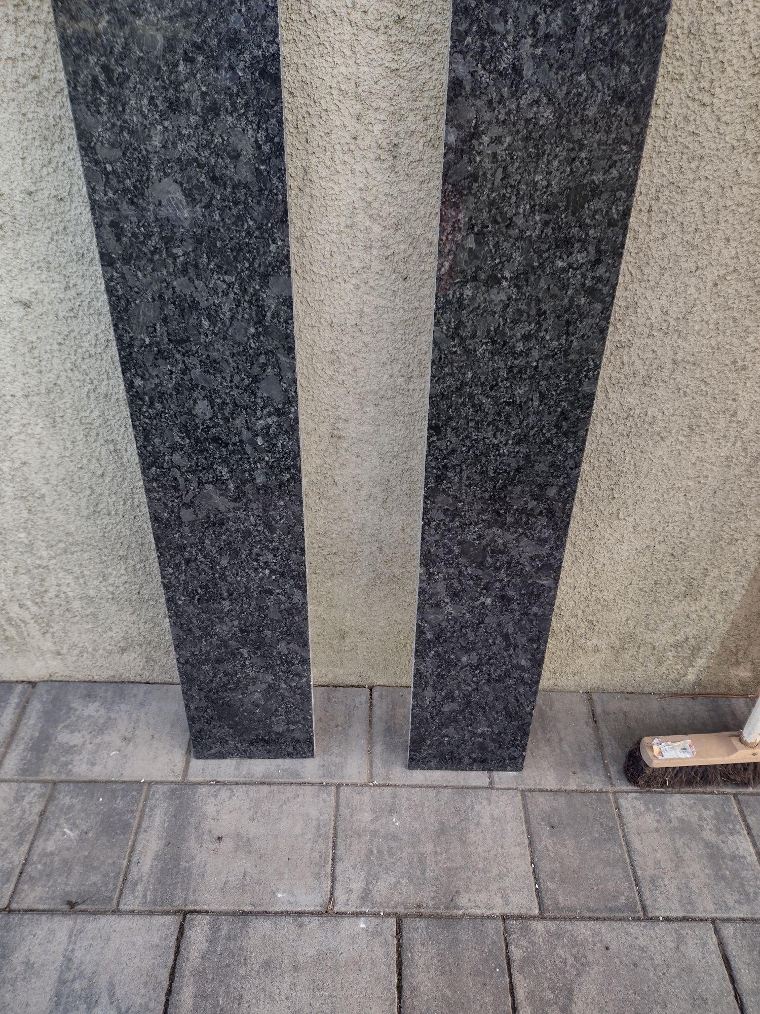 Parapety wewnętrzne marmur, granit, konglomerat