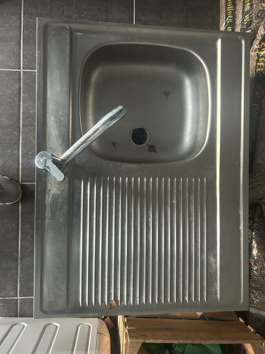 Zlewozmywak z bateria