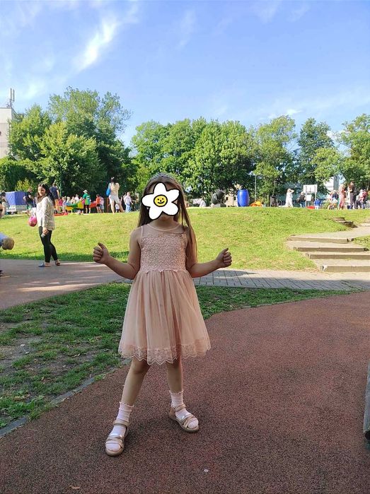 Świąteczna Waikiki sukienka z tiulem i koronką różowa strój 110 116