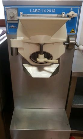 Máquina de sorvete, modelo carpigiani 14/20 kilos hora.