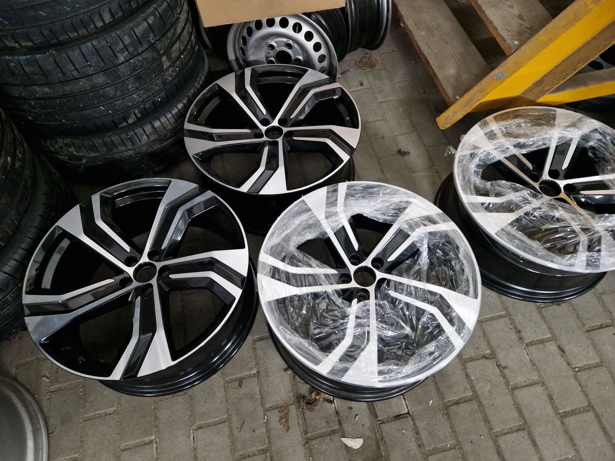 Oryginalne Felgi Volvo XC-90 22cale 9J 5x108 et38,5 Jak Nowe