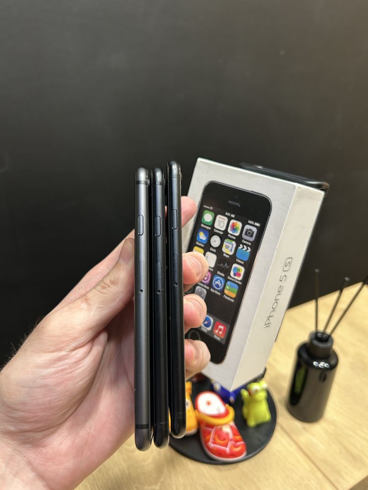 Продається iPhone  SE 2020