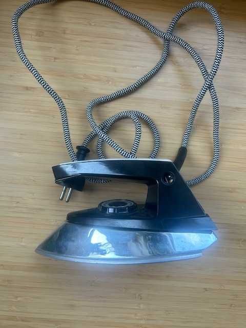 Żelazko Niemieckie GDR z 1988 roku Zadbane