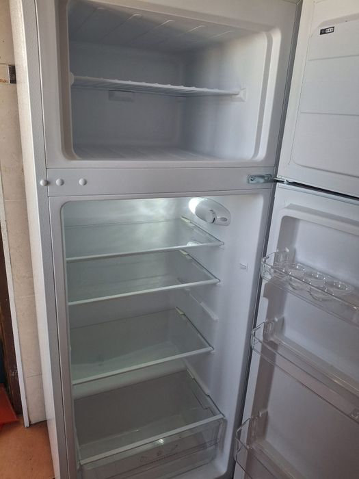 Frigorífico electronia Novo com caixa