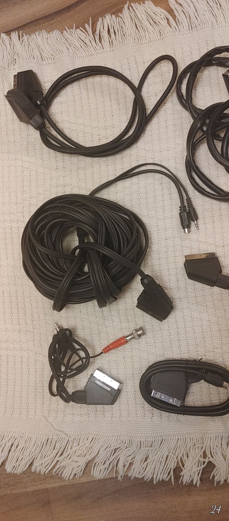 Kable telewizja i komputer. Rożna długość
