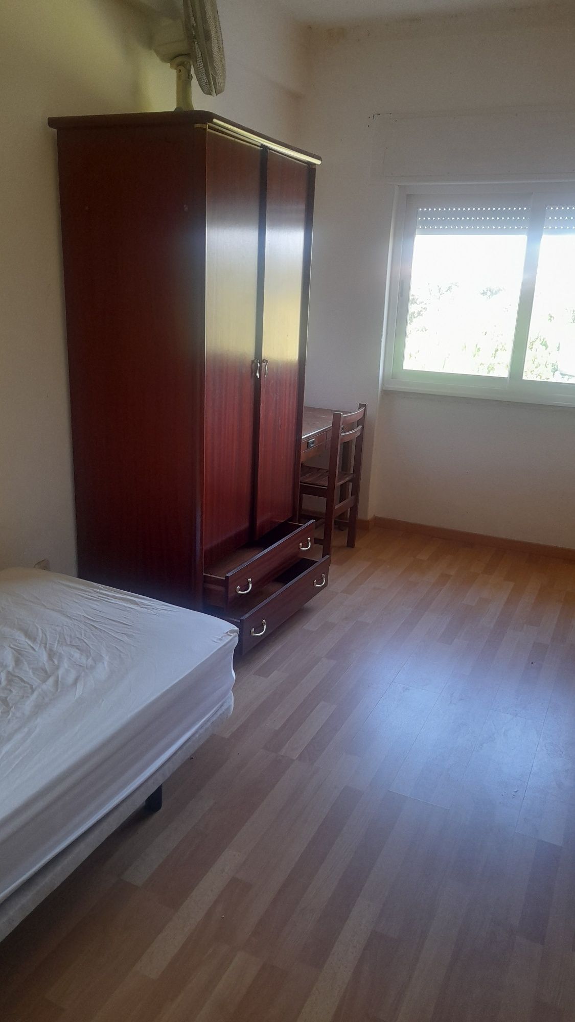 Quarto para arrendar EM SETÚBAL ,com todas as despesas incluídas,próx