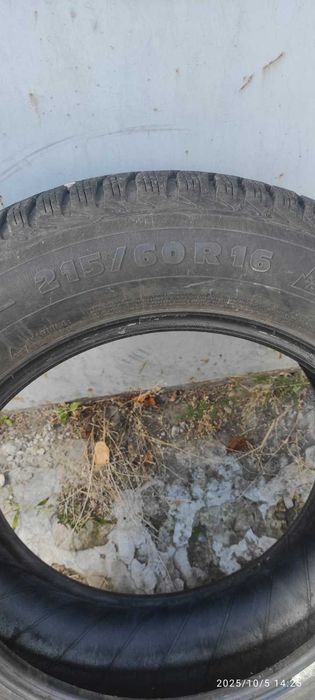 Шини  215/60/16 Michelin зима 2011 року , комплект.